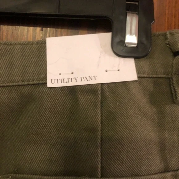 PRICE DROP! NWT Weworewhat ankle cargo pants; army/olive green; sz 29. - Picture 7 of 7